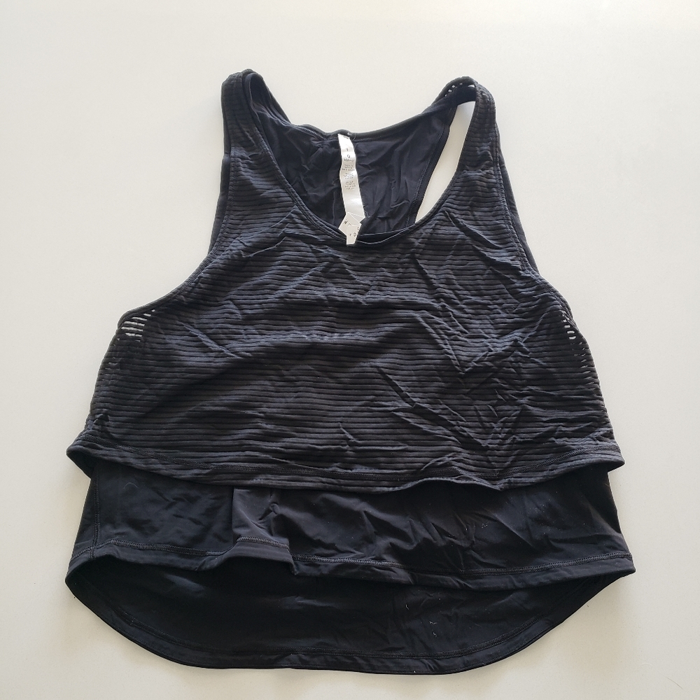 Lululemon workout top in size 4